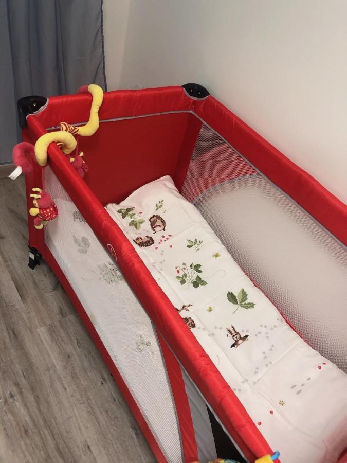 Vecsesi Rendezvenykoezpont Es Panzio Bed and Breakfast Eksteriør billede