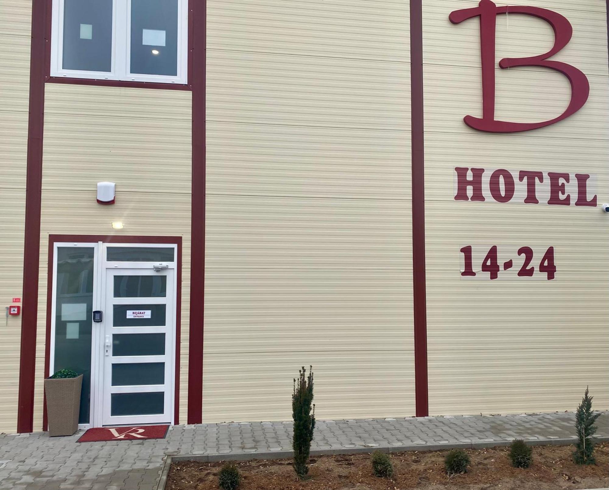 Vecsesi Rendezvenykoezpont Es Panzio Bed and Breakfast Eksteriør billede